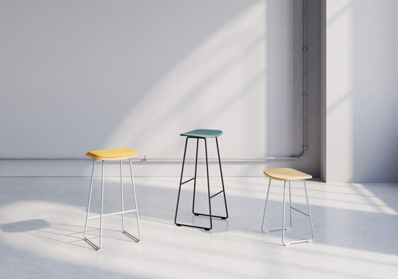 Klejn Low Stool | Sillas de trabajo altas | Infiniti