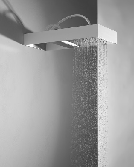 Moove F2993VT | Soffione a soffitto con telaio in vetro
temperato | Rubinetteria doccia | Fima Carlo Frattini