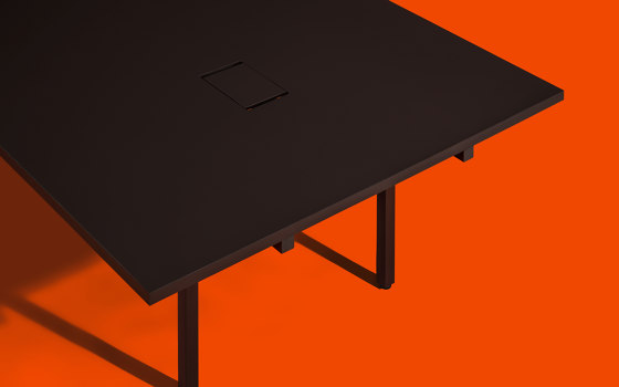 L2 ENO contract table with cable management | Mesas contract | LOEHR