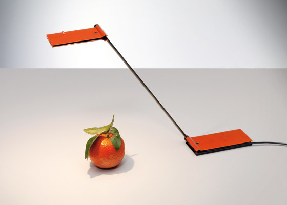 ZETT USB - Mandarin | Lámparas de sobremesa | Baltensweiler