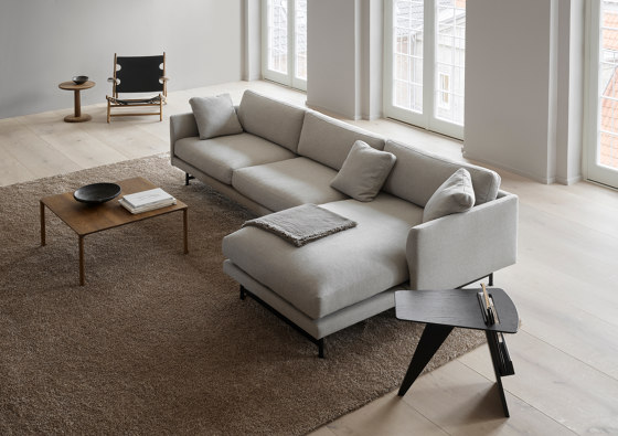 Calmo 3 Seater Chaise 80 Metal Base | Sofas | Fredericia Furniture