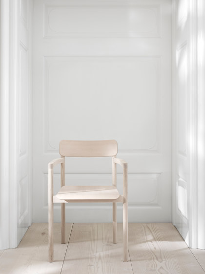 Post Chair - Seat Upholstered | Chairs | Fredericia Furniture
