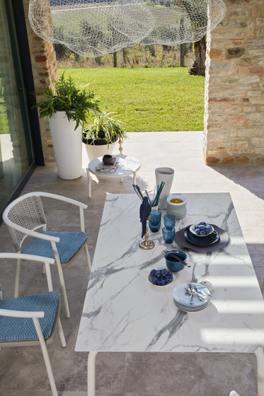 Lipari table | Esstische | ROBERTI outdoor pleasure