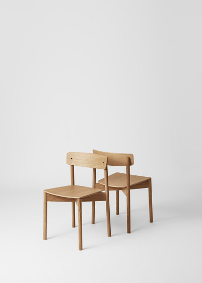 T01 | Cross Chair Oak Matt lacquer Brown Hallingdal | Sedie | TAKT