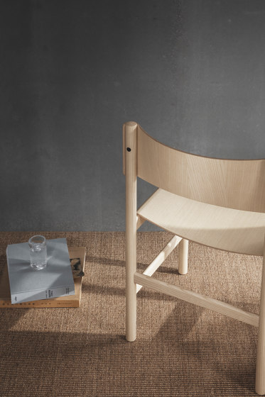 T02 | Soft Chair Ash Matt lacquer | Chaises | TAKT