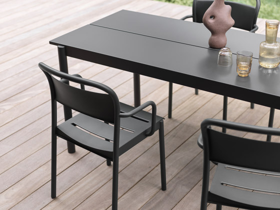 Linear Steel | Café Table | 70 x 70 h: 105 cm / 27.6 x 27.6 h: 41.3" | Bistro tables | Muuto