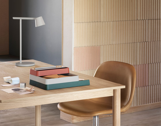 Linear Wood Table | 200 x 90 cm / 78.7 x 33.5" | Dining tables | Muuto
