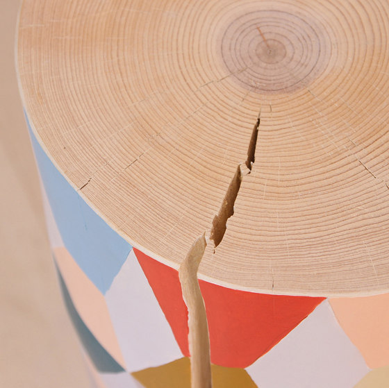 Harlequin Modern Hand Painted Log Table | Tavolini alti | Pfeifer Studio