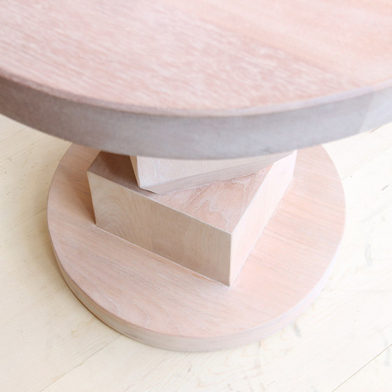 Nico Pedestal Table | Tavoli pranzo | Pfeifer Studio
