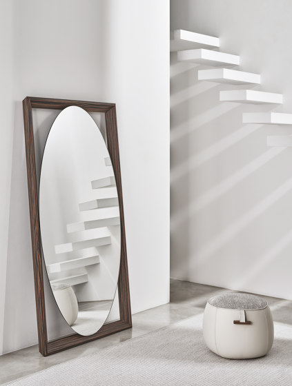 Odino Ovale Specchio | Miroirs | Porada