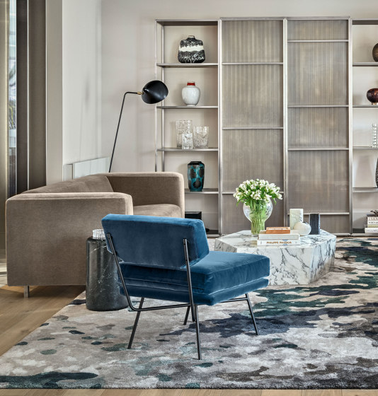 Fortuny | Moody Blues Rug | Formatteppiche | CRISTINA JORGE DE CARVALHO COLLECTIONS