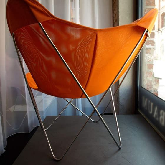 Hardoy Butterfly Chair OUTDOOR Batyline weiss mit Ottoman | Sessel | Weinbaums