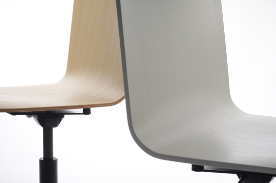 Glyph Armlehnstuhl | Stühle | L&Z