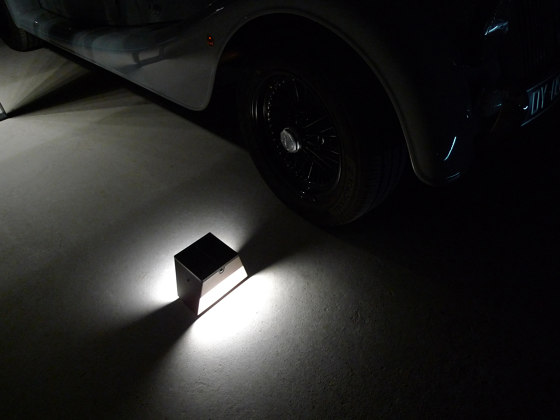 SOLAR pathway light | TEE | Outdoor floor-mounted lights | LYX Luminaires