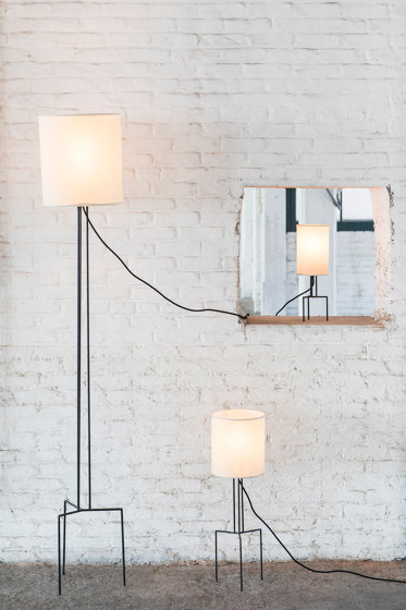 Antonino Standing Lamp Tria S | Free-standing lights | Serax