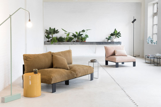 Interior Design by Bea Mombaers Table De Bistro Carre | Tables de bistrot | Serax