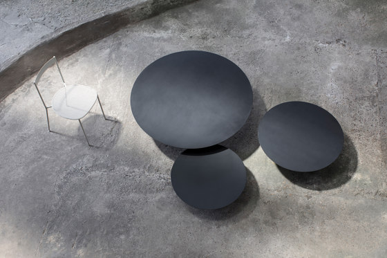 Interior Design by Bea Mombaers Table De Bistro 2 Ronde | Tables de bistrot | Serax