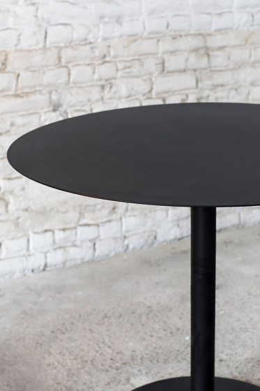 Interior Design by Bea Mombaers Round Low Table 1 | Tables d'appoint | Serax