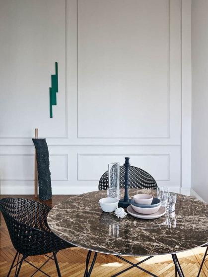 Glossy Marble Oval Tropical Grey Structure: Matt Black Painteed Steel | Dining tables | Kartell