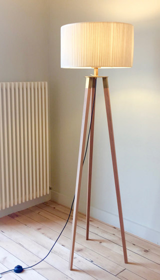 Tres floor lamp walnut | Lampade piantana | Strolz
