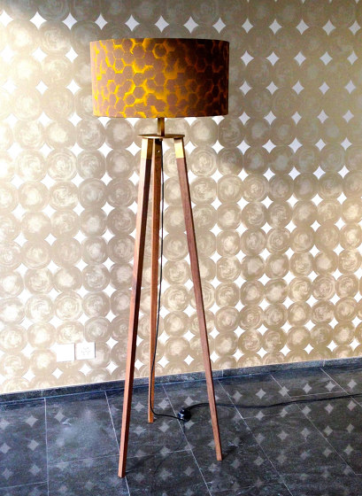 Tres floor lamp walnut | Lampade piantana | Strolz