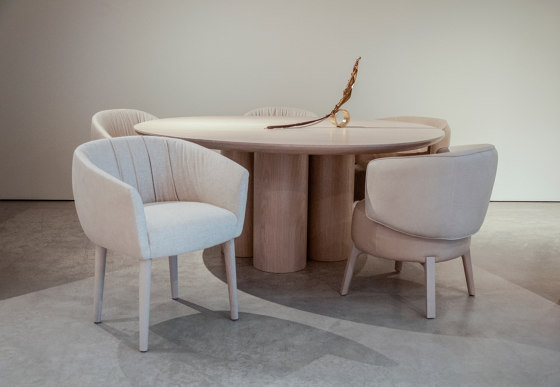 CARA dining armchair | Sillas | Piet Boon