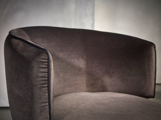 JANE Swivel Chair | Poltrone | Piet Boon