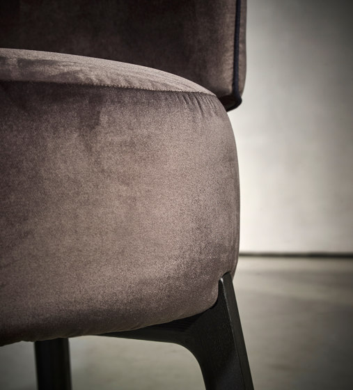 JANE swivel chair | Armchairs | Piet Boon
