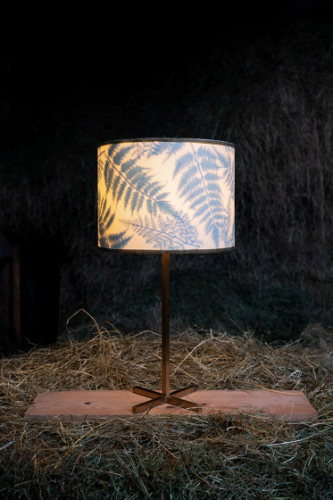 Botanica BI table lamp brass | Lámparas de sobremesa | Strolz