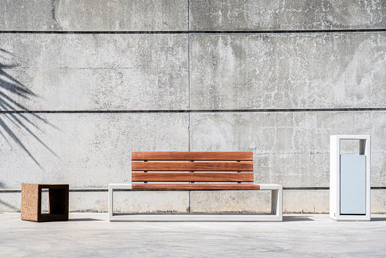 Outline Bench W/Backrest | Sitzbänke | Sit