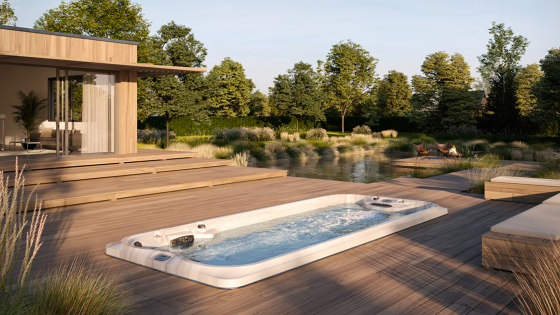 J-13 PowerPlay™ Swim Spa | Whirlpools | Jacuzzi®