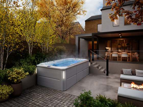 J-13 PowerPlay™ Swim Spa | Whirlpools | Jacuzzi®