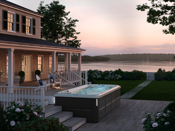 J-13 PowerPlay™ Swim Spa | Whirlpools | Jacuzzi®