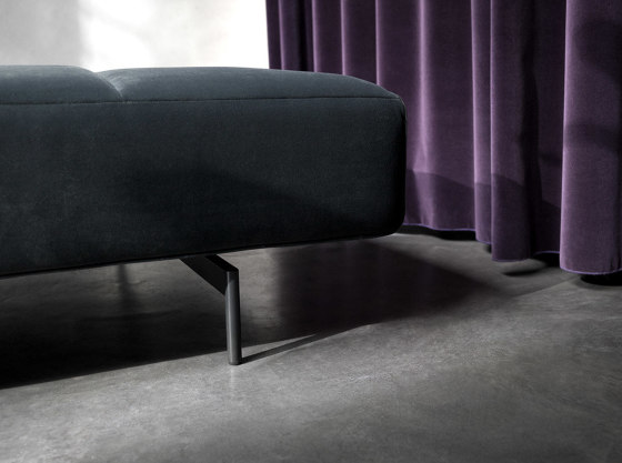 Amsterdam Sofa AQ00 with footstool on the left | Sofas | BoConcept