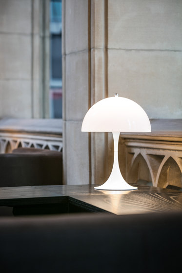 Panthella Mini Table | Lampade tavolo | Louis Poulsen
