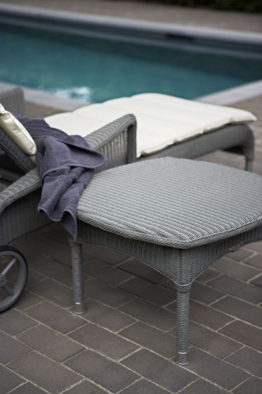 Outdoor Lloyd Loom Dovile side table | Tables d'appoint | Vincent Sheppard
