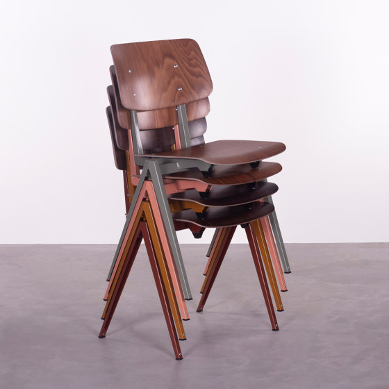 Galvantias chair S.21 Stackable | Sedie | De Machinekamer Galvanitas