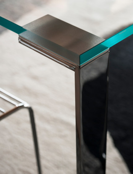 Liko Glass table | Esstische | Desalto