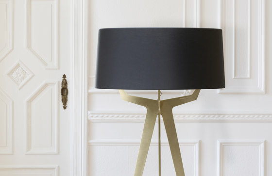 No. 35 Floor Lamp Matt Collection - Light Taupe - Brass | Lámparas de pie | BALADA & CO.