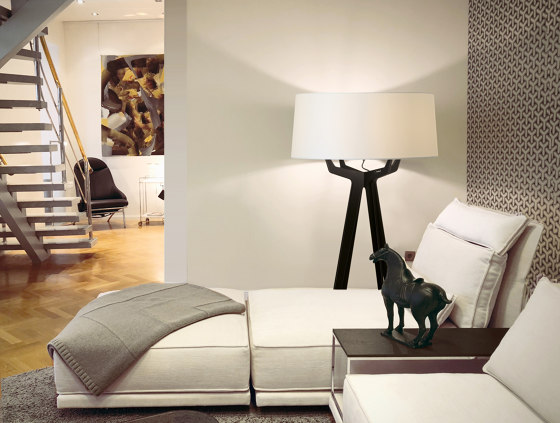 No. 35 Floor Lamp Velvet Collection - Nero - Brass | Luminaires sur pied | BALADA & CO.
