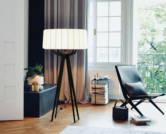 No. 35 Floor Lamp Velvet Collection - Beige - Brass | Luminaires sur pied | BALADA & CO.