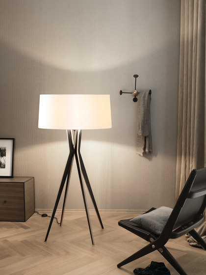 No. 43 Floor Lamp Matt Collection - Deep Black - Fenix NTM® | Standleuchten | BALADA & CO.