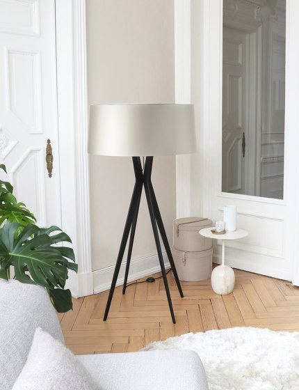 No. 43 Floor Lamp Shiny-Matt Collection - Shiny White - Fenix NTM® | Lampade piantana | BALADA & CO.