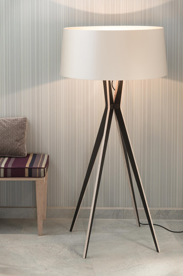 No. 43 Floor Lamp Matt Collection - Deep Black - Fenix NTM® | Lampade piantana | BALADA & CO.