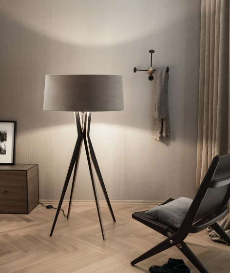 No 43 Floor Lamp Shiny Matt Collection, Barbro Painted Grey Wood Tripod Floor Lamp With Xl Shade