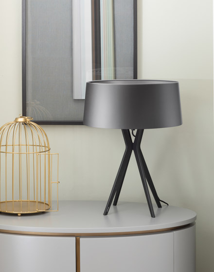 No. 43 Table Lamp Shiny-Matt Collection - Shiny Black - Fenix NTM® | Lampade tavolo | BALADA & CO.