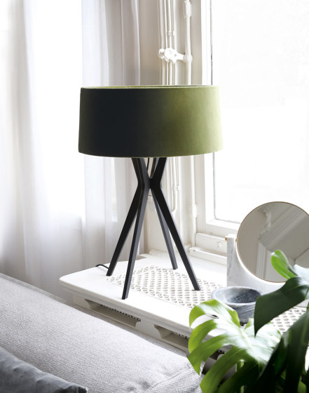 No. 43 Table Lamp Velvet Collection - Indigo - Fenix NTM® | Luminaires de table | BALADA & CO.
