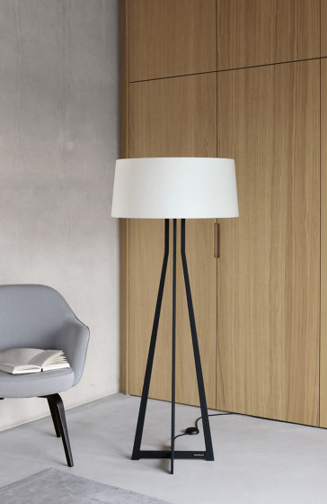 No. 47 Floor Lamp Shiny Matt- Shiny White - Fenix NTM® | Luminaires sur pied | BALADA & CO.