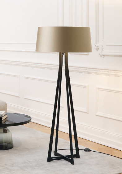 No. 47 Floor Lamp Velvet Collection - Nero - Brass | Lampade piantana | BALADA & CO.