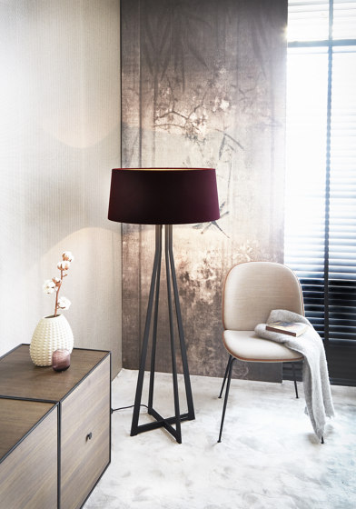 No. 47 Floor Lamp Shiny Matt- Shiny-Black - Fenix NTM® | Lámparas de pie | BALADA & CO.